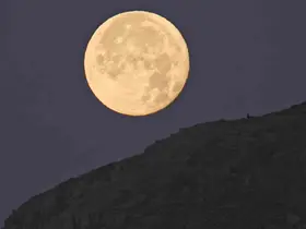 Bitlis’te dolunay batarken güneş doğdu
