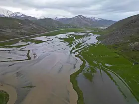 Bitlis’teki Güzeldere Menderesleri adeta doğal göl oldu
