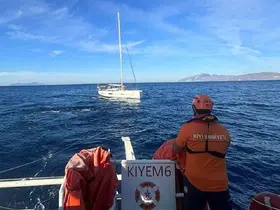 Bodrum Akçalı Adası açıklarında arızalanan yelkenli tekne kurtarıldı
