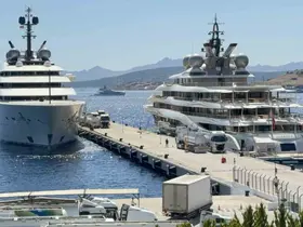 Bodrum’da süper yatlara 21 tankerle 600 bin litre yakıt ikmali
