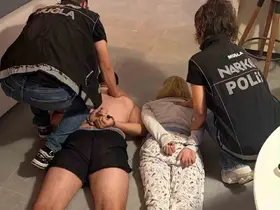 Bodrum’da uluslararası operasyon: Kırmızı bültenle aranan uyuşturucu taciri kıskıvrak yakalandı
