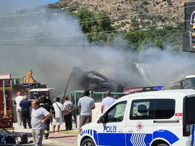 Bodrum’da yapı market alev alev yandı
