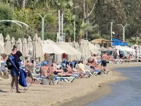 Bodrum’da yazdan kalma günler: Sahiller dolup taştı, kruvaziyerle 274 turist geldi

