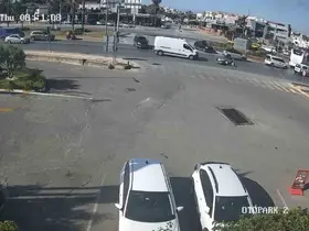 Bodrum’daki kaza kamerada: "Motosiklet savruldu, 2 kişi yaralandı"
