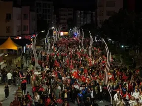 Bolu’da 30 Ağustos Zafer Bayramı fener alayıyla kutlandı
