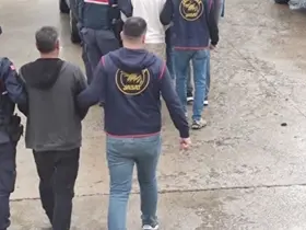 Bolu’da ’çocuğa cinsel istismar’ ve ’dolandırıcılıktan’ aranan 2 kişi yakalandı

