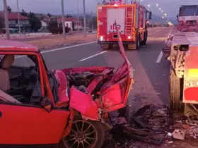 Bolu’da otomobil tıra çarptı: 1 yaralı
