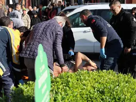 Boşanma duruşmasından çıktı, eşini sırtından bıçakladı
