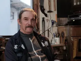 Bozulan kemençesini tamir ederken usta oldu
