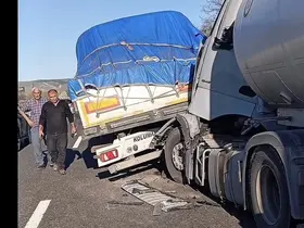 Bozüyük’te 2 tır çarpıştı, 1 yaralı

