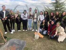 BŞEÜ Söğüt MYO’da yeni fidanlar toprakla buluştu
