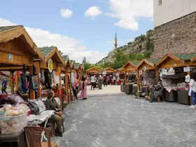 Bu Pazar maharetli eller var
