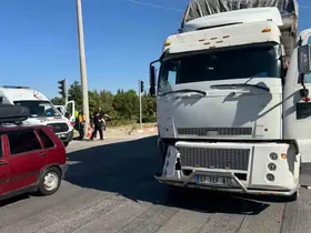 Burdur’da hafif ticari araç ile kamyon çarpıştı: 4 yaralı
