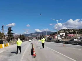 Burdur’da helikopter destekli trafik denetimi: 125 araç ve sürücüsü kontrol edildi
