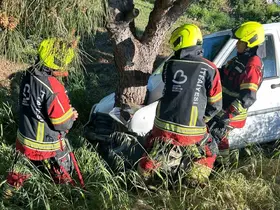 Burhaniye’de şarampole düşen otomobilin sürücü yaralandı
