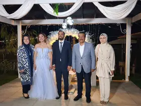 Burhaniyeli gençlerin nişan yüzüklerini kaymakam taktı
