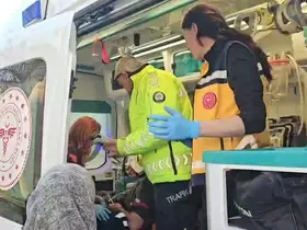 Bursa’da fenalaşan servis şoförü kaldırıma çıkıp güçlükle durabildi
