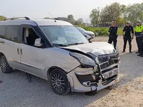 Bursa’da iki araç çarpıştı: 3 kişi yaralandı
