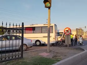 Bursa’da işci servisi ile yolcu minibüsü çarpıştı: 4 yaralı
