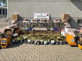 Bursa’da kaçakçılık operasyonu: 3,2 milyon liralık kaçak tütün ve sigara ele geçirildi
