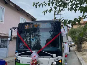 Bursa’da otobüs gelin arabası gibi süslendi
