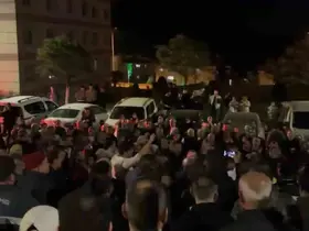 Bursa’da toplu konut sakinlerinden eylem...Site yönetimiyle vatandaşlar birbirine girdi
