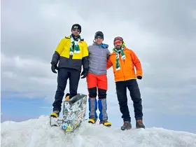 Bursalı dağcılardan Ağrı Dağı zirvesinde Bursaspor mesajı
