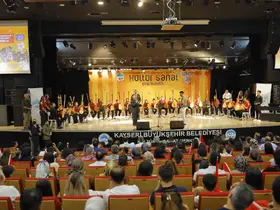 Büyükşehir Belediyesi Konservatuvarı’nda bin 865 kursiyer sertifika aldı
