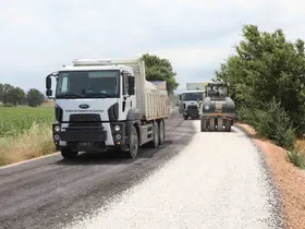 Büyükşehir, Nilüer’de yolları yeniliyor
