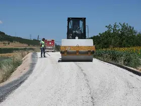 Büyükşehir Nilüfer’de yolları yeniliyor
