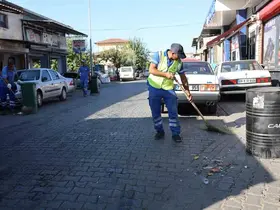 Büyükşehir sanayi sitelerinde temizlik çalışması gerçekleştirdi
