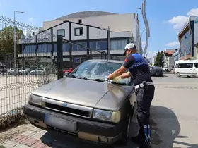 Büyükşehir zabıtası tek tek uyardı
