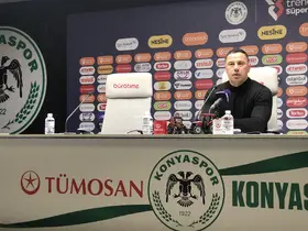 Çağdaş Atan'dan genç oyunculara sitem: Krizleri fırsata çevirmeliydiler!