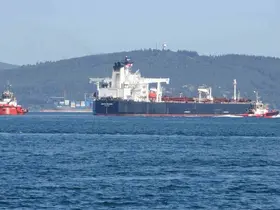 Çanakkale Boğazı tek yönlü trafiğe açıldı
