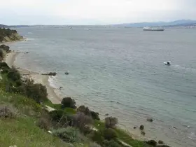 Çanakkale Boğazı’ndaki bombardımanın en net görüldüğü Baykuş iskelesi ve cephe hattı drone ile görüntülendi

