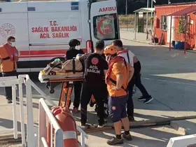 Çanakkale Boğazı’ndaki ticari gemide kalp krizi geçiren personel hastaneye sevk edildi
