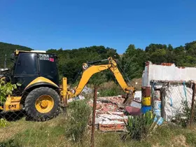 Çanakkale’de 16 kaçak yapı yıkıldı
