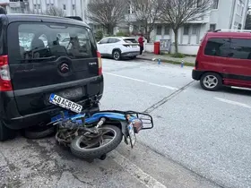 Çarpmamak için kaçtı, başka araca çarptıı
