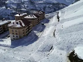 Çatak’ta iki ayrı çığ düştü
