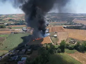 Çatalca’da kimya üzerine faaliyet gösteren fabrika alev alev yanıyor
