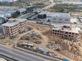 Çayırova’da inşa edilen meslek lisesinin kaba inşaatı tamamlandı
