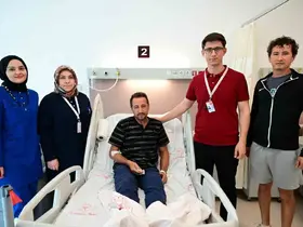 Çekiç kullanırken gözüne metal parça saplandı
