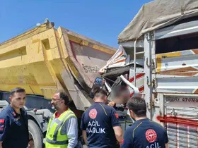 Çekiciye çarpan kamyon hurdaya döndü: 2 yaralı
