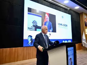 Cemil Çiçek: "Özal Türkiye’ye çağ atlattı, üç temel özgürlükle dönüşüm sağladı"
