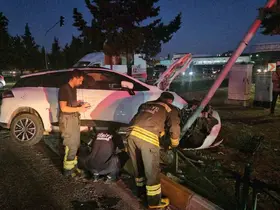 Çerkezköy’de iki araç kafa kafaya çarpıştı: 6 yaralı
