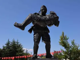 Çetmili Kara Ali Çavuş ile oğlu Mehmet Onbaşı şehadetlerinin 104. yılında anıldı
