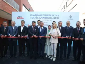 CHP Genel Başkanı Özel, Elazığ’da okul açılışına katıldı
