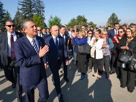 CHP lideri Özel, Anıtkabir’i ziyaret etti
