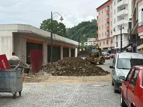 CHP’den ayrıldılar, parti tabelasını çöpe attılar