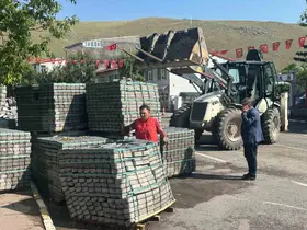 Çıldır Belediyesi’nden kaldırım yenileme çalışması
